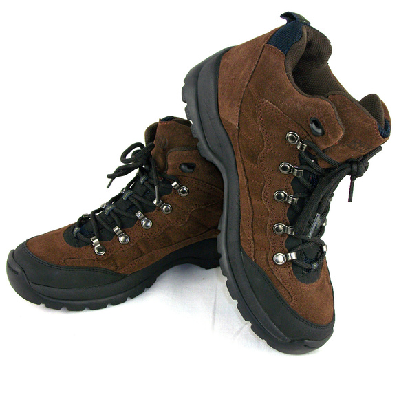 bass pro shop womens hiking shoes